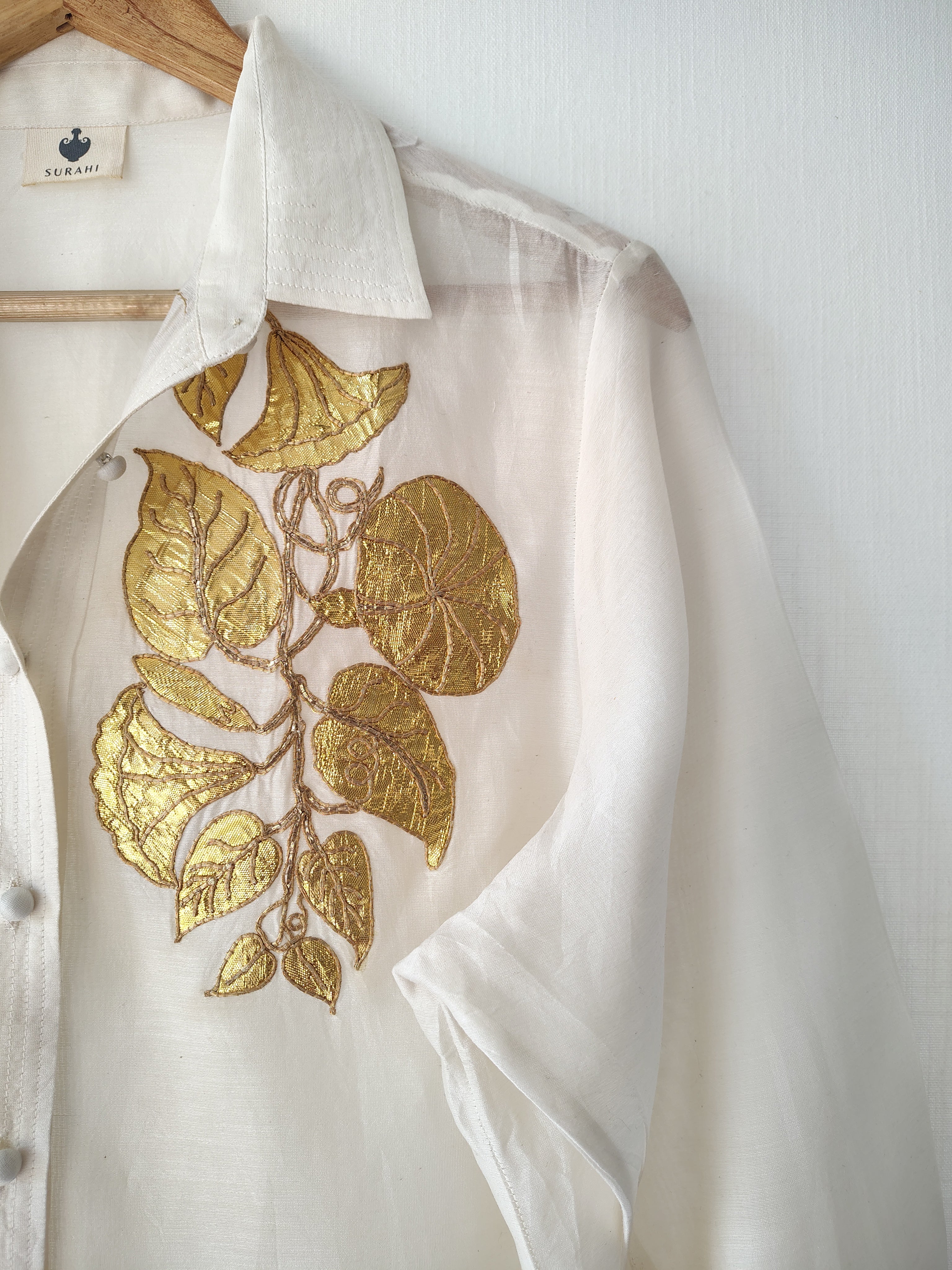 Retro Gota Shirt Golden