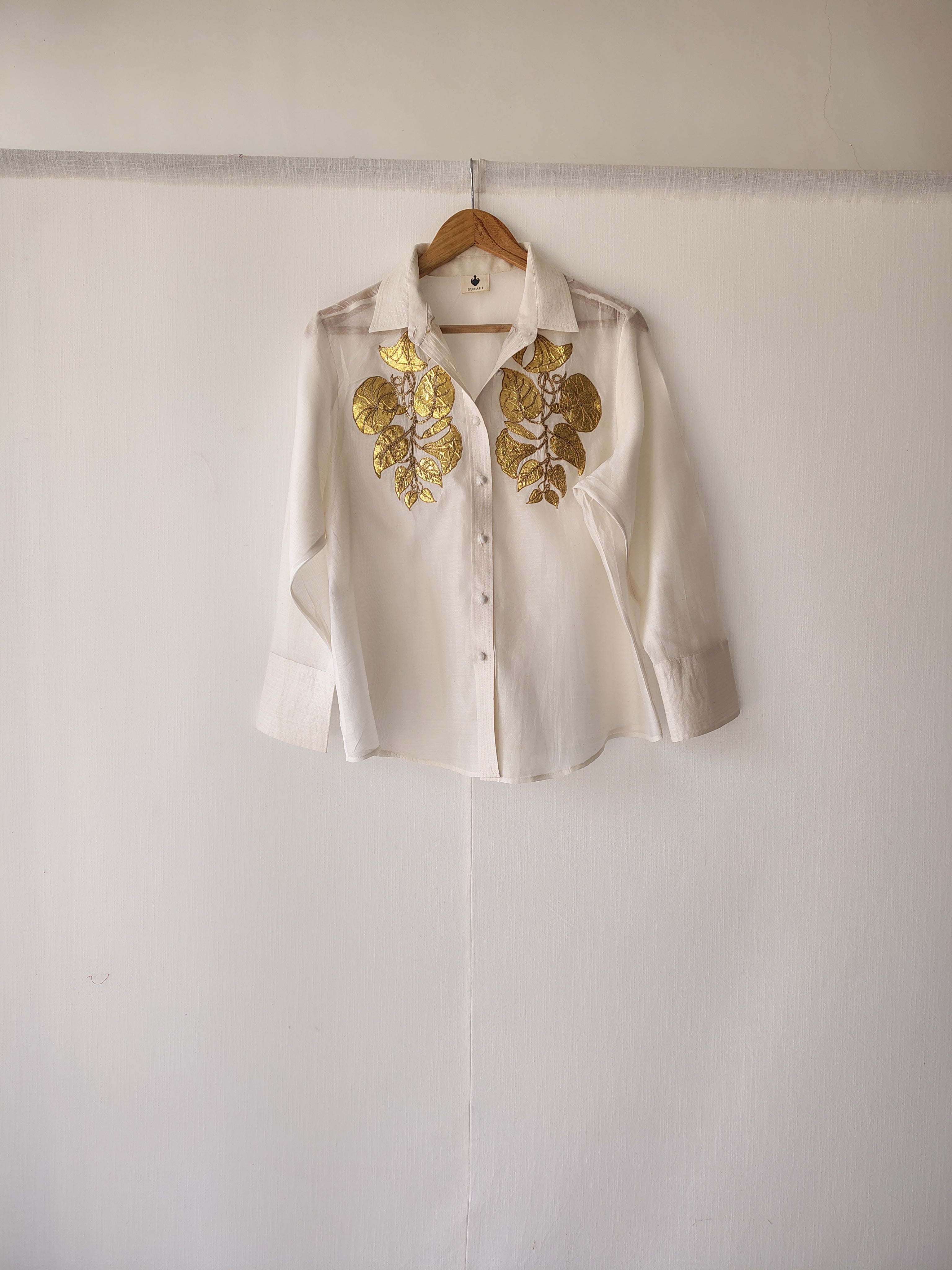 Retro Gota Shirt Golden