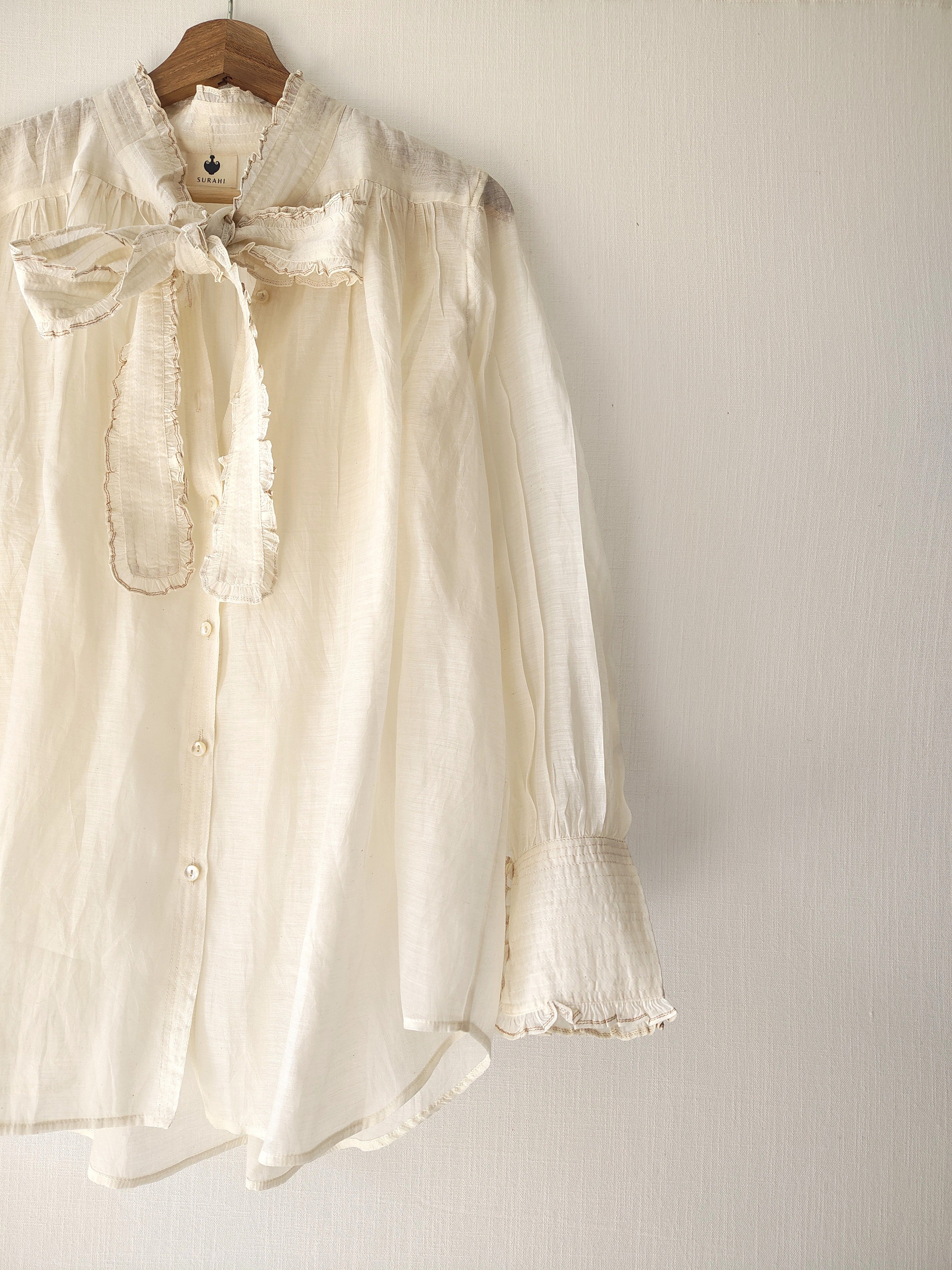 Sheller line sheer frill blouse ホワイト eimy istoire - 【sheller】シェリエ line sheer frill blouseの通販