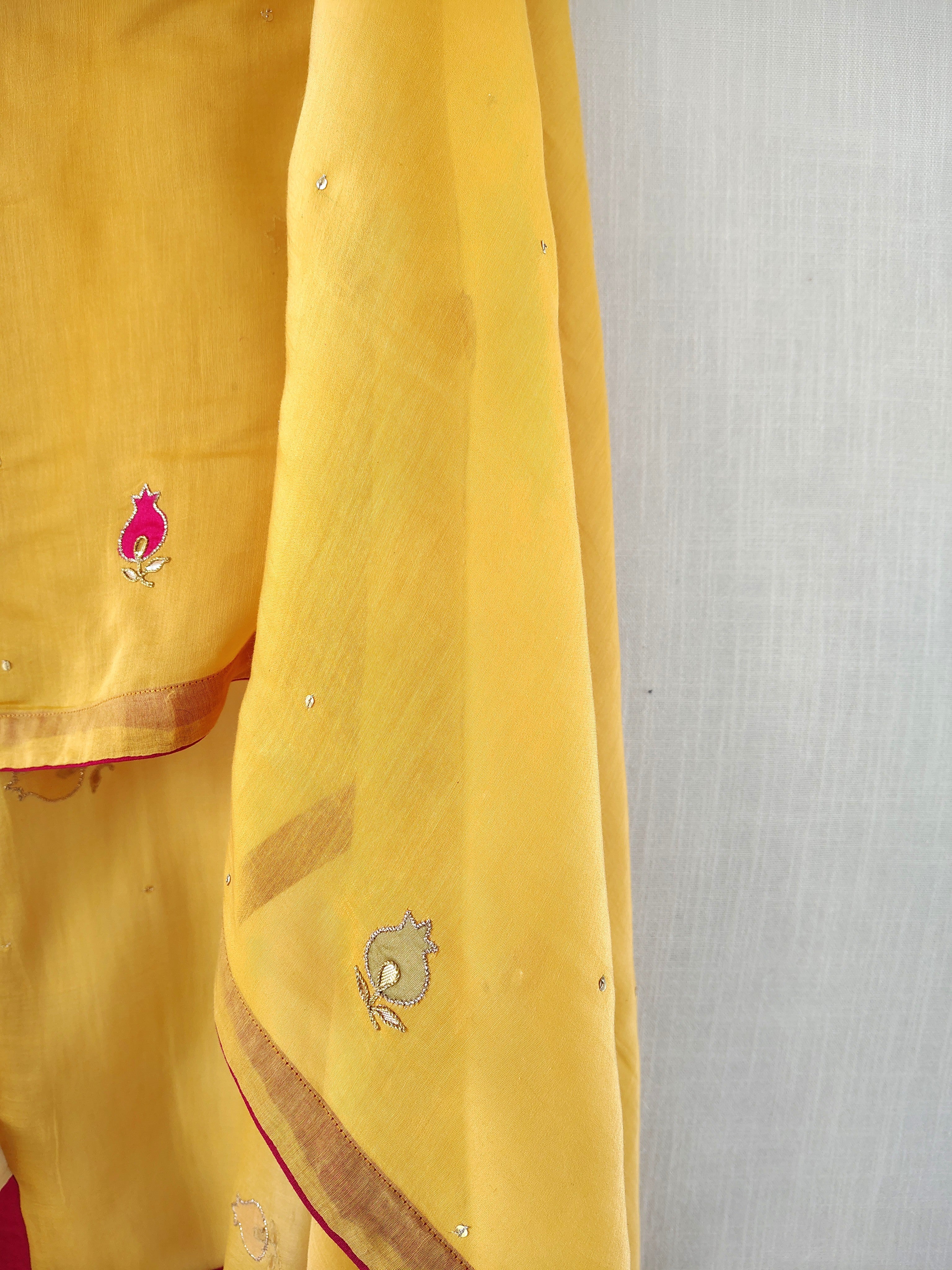 Yellow Hand Embroidered Aari-Zardozi work Chanderi Dupatta